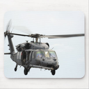 Tapis De Souris Un HH-60 pave l'hélicoptère de faucon