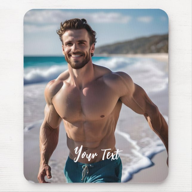 Tapis De Souris Un homme beau sur une plage (Devant)