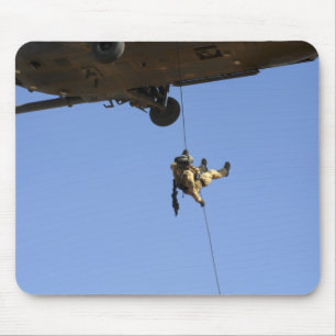 Tapis De Souris Un pararescueman rappels d'un HH-60
