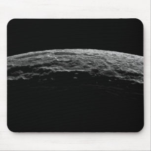 Tapis De Souris Un paysage irréel de la lune de Saturn