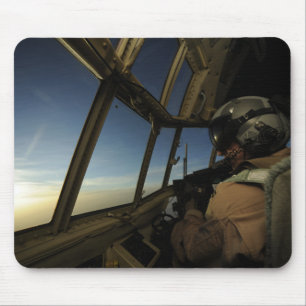 Tapis De Souris Un pilote de C-130 Hercules scanne l'horizon