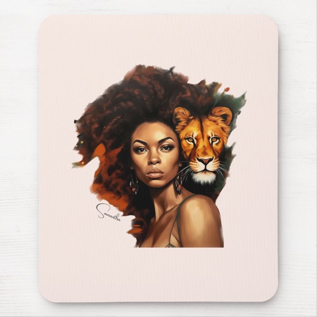 Tapis De Souris Une femme afro-américaine avec un lion majestueux (Devant)