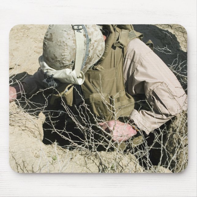 Tapis De Souris US Marine saute dans un trou (Devant)