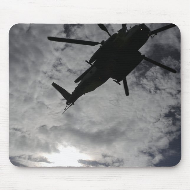 Tapis De Souris Vue en angle faible d'un CH-53E (Devant)