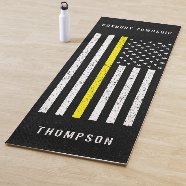 Tapis De Yoga American Flag Mince Yellow Line Distressed Name (En situation)