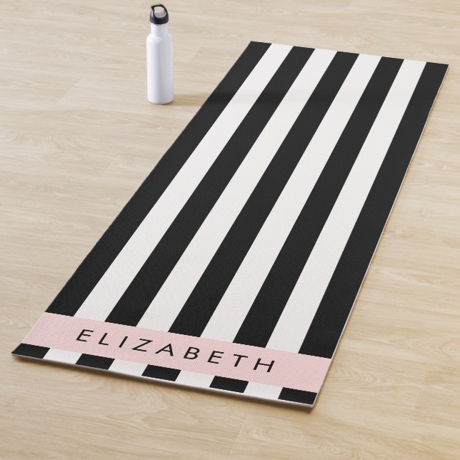 Tapis De Yoga Bandes noires et blanches, Gravées, Lignes, Votre  (En situation)