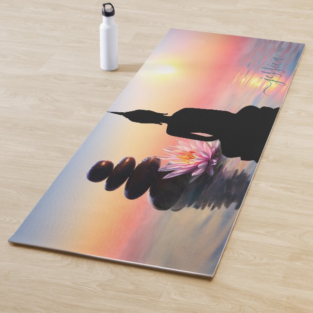 Tapis De Yoga Beautiful Blue Lake Sunset Bouddha Nom personnalis (En situation)