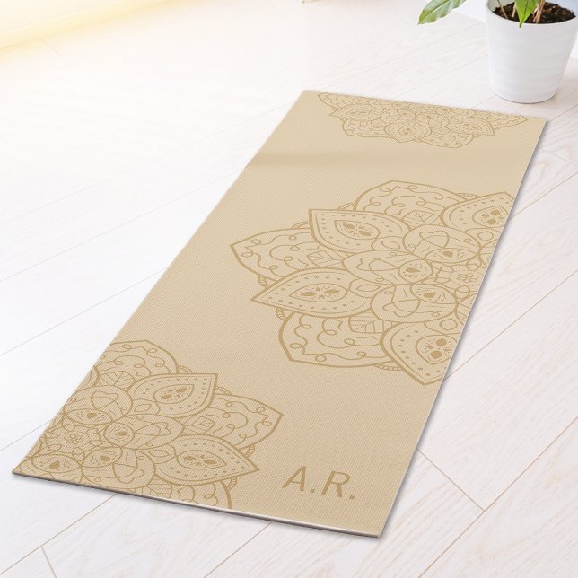 Tapis De Yoga Beige Decorative Modern Mandala With Initials (Créateur téléchargé)