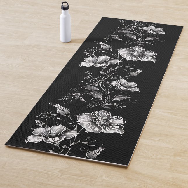 Tapis De Yoga Black and White Floral Yoga Mat (A black and white floral design featuring a vertical arrangement of flowers and foliage.)