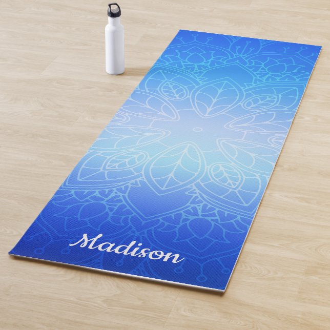 Tapis De Yoga Blue Elegant Floral Mandala Motif Yoga Mat (En situation)