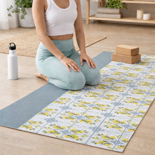 Tapis De Yoga Blue Tile French Country Lemon Name Monogram (Créateur téléchargé)