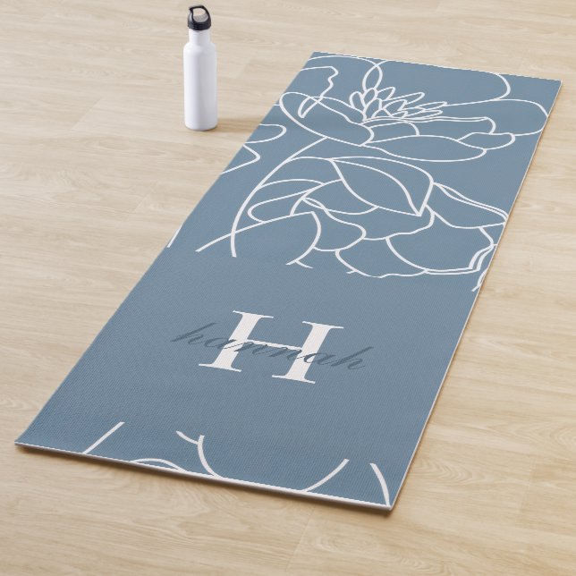 Tapis De Yoga Blue Wildflower Line Art Custom Monogram Name (En situation)