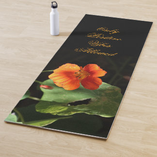 Tapis De Yoga Citation inspirante florale de Nasturtium