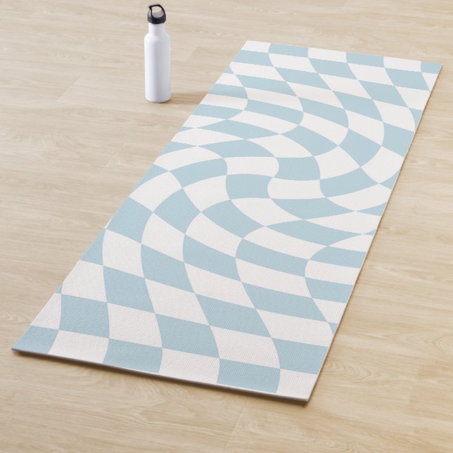 Tapis De Yoga Clair Retro Blue Pastel Warped Checkerboard (En situation)