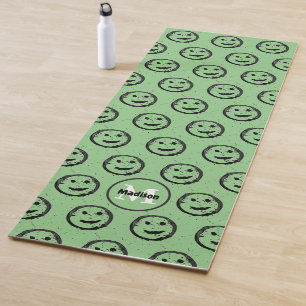 Tapis De Yoga Cool Happy Smilin face motif sauge vert Monogramme