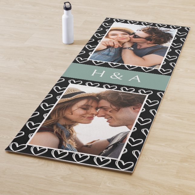 Tapis De Yoga Create Your Own Photo Collage Sage Green Monogram  (En situation)