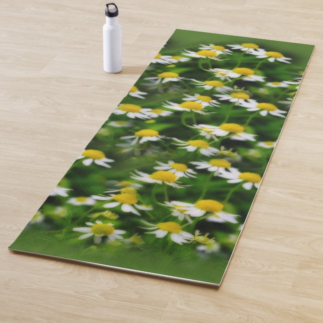 Tapis De Yoga Dans un champ de rêve de Chamomile (En situation)
