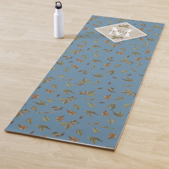 Tapis De Yoga Dusty Blue Rustic Feuilles Brown Monogramme (En situation)