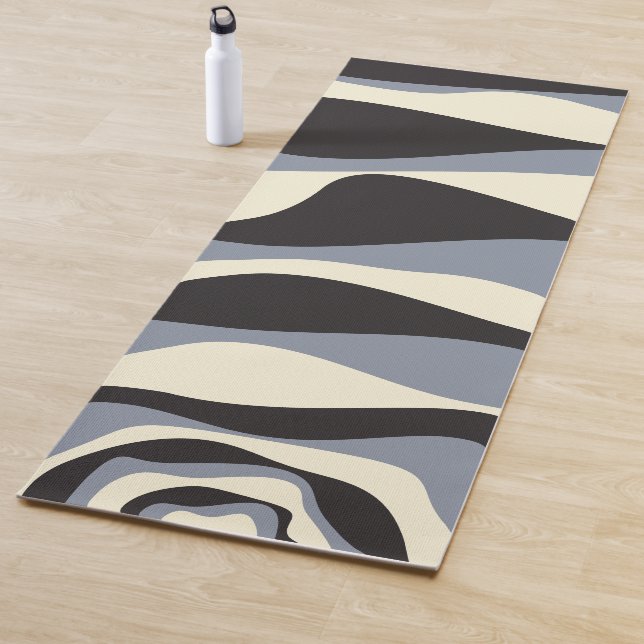 Tapis De Yoga Ebb et flux 4 en noir, gris et crème (En situation)