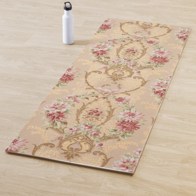 Tapis De Yoga Élégant classique floral et or Rococo Filigree (En situation)