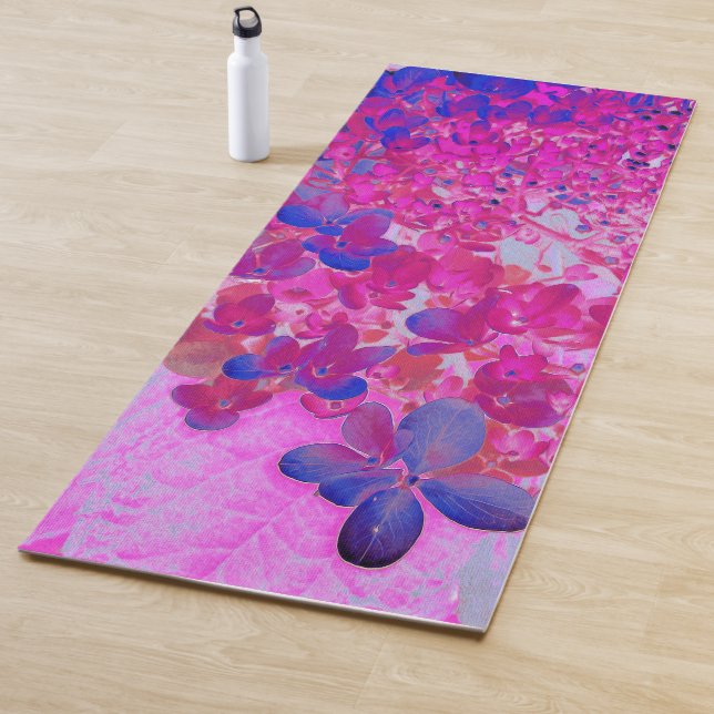 Tapis De Yoga Elégant Fuchsia et bleu foncé Limelight Hydrangea (En situation)