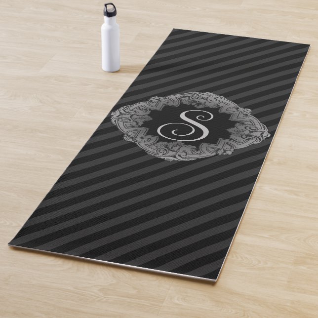 Tapis De Yoga Élégant, Monogramme Initial (En situation)