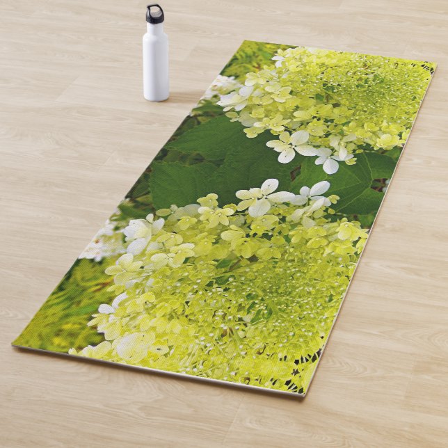 Tapis De Yoga Élégante Chartreuse Vert Limelight Hydrangea (En situation)