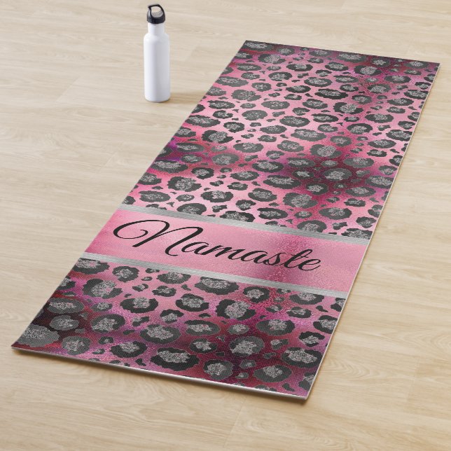 Tapis De Yoga Empreinte de léopard Glittery sur brillant rose ch (En situation)