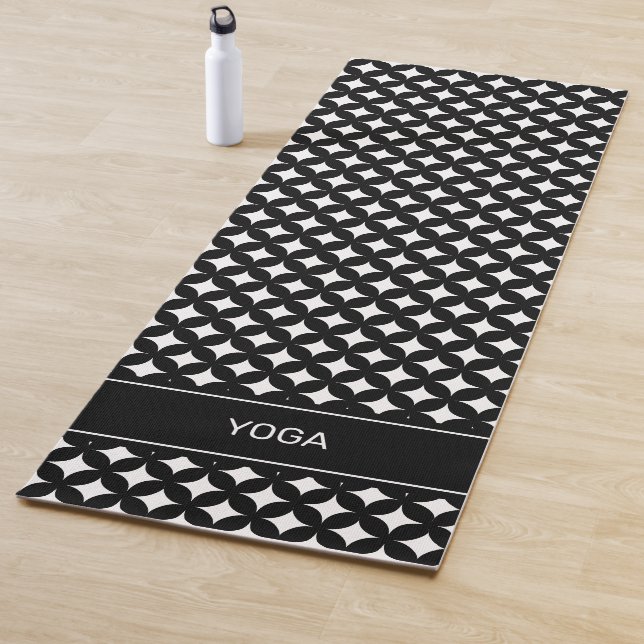 Tapis De Yoga étoiles Abstraites en mat de yoga noir et blanc (En situation)