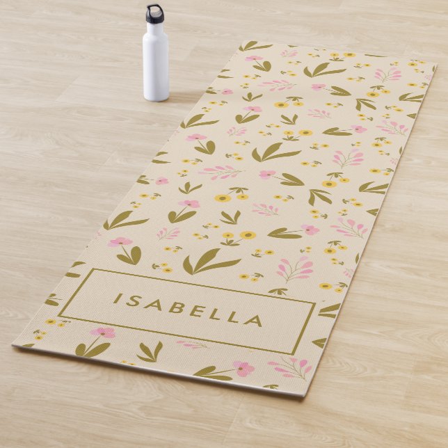 Tapis De Yoga Fleurs de printemps rose vert Floral Nom personnal (En situation)