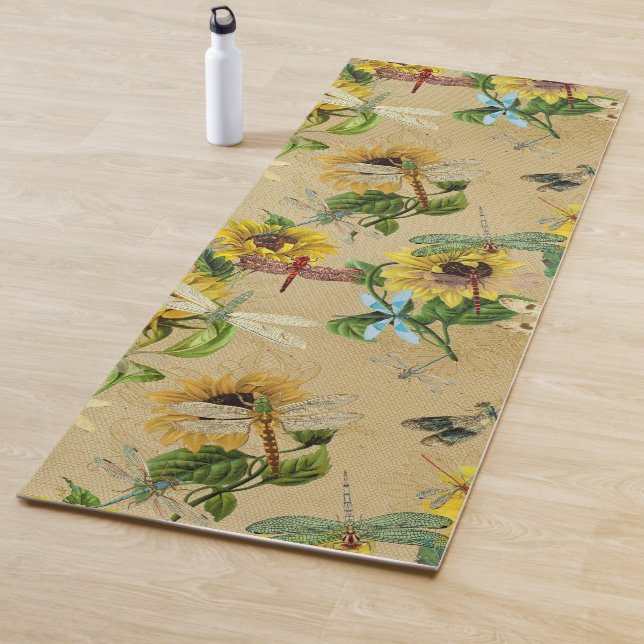 Tapis De Yoga Fleurs de soleil vintages et libellules (En situation)