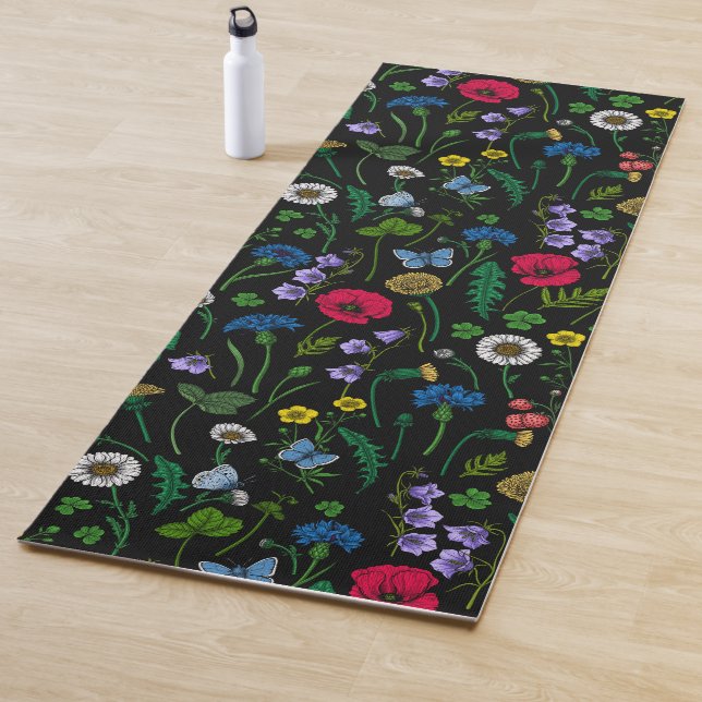 Tapis De Yoga Fleurs sauvages en noir (En situation)