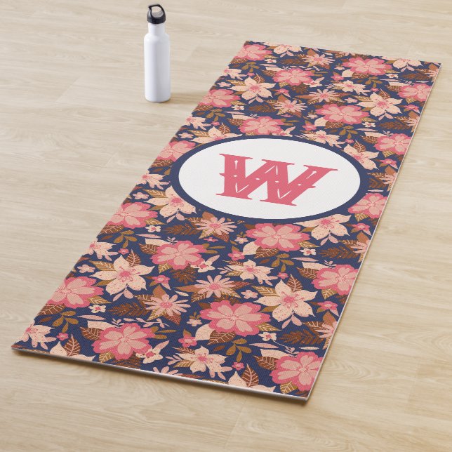 Tapis De Yoga Fun Rose Retro Motif Floral Monogramme Yoga Mat (En situation)