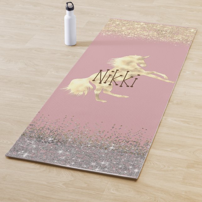 Tapis De Yoga Glittery Gold Unicorn Personnalisé (En situation)