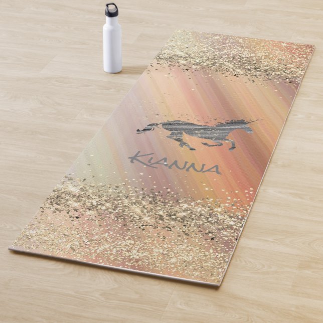 Tapis De Yoga Glittery Starry Unicorn Personnalisé (En situation)