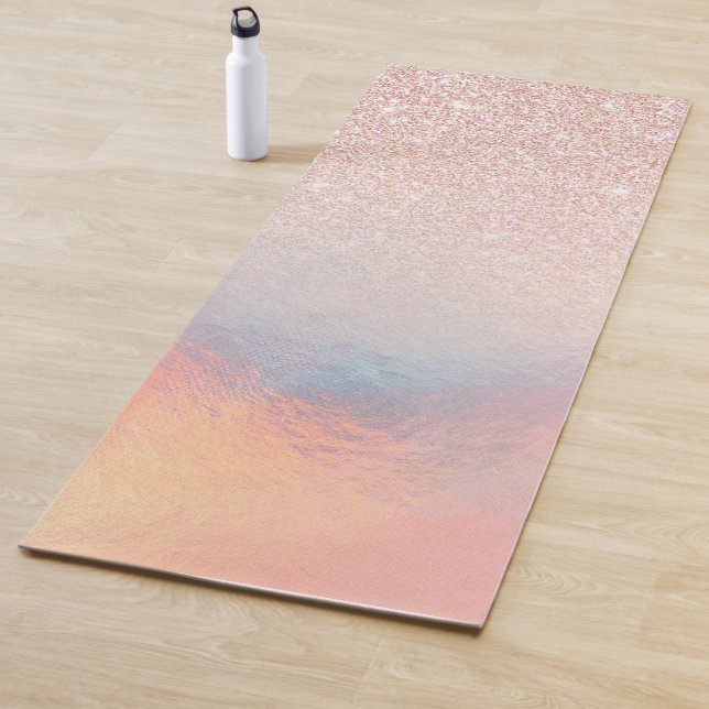 Tapis De Yoga Gradient holographique de Rose Gold Glitter Irides (En situation)