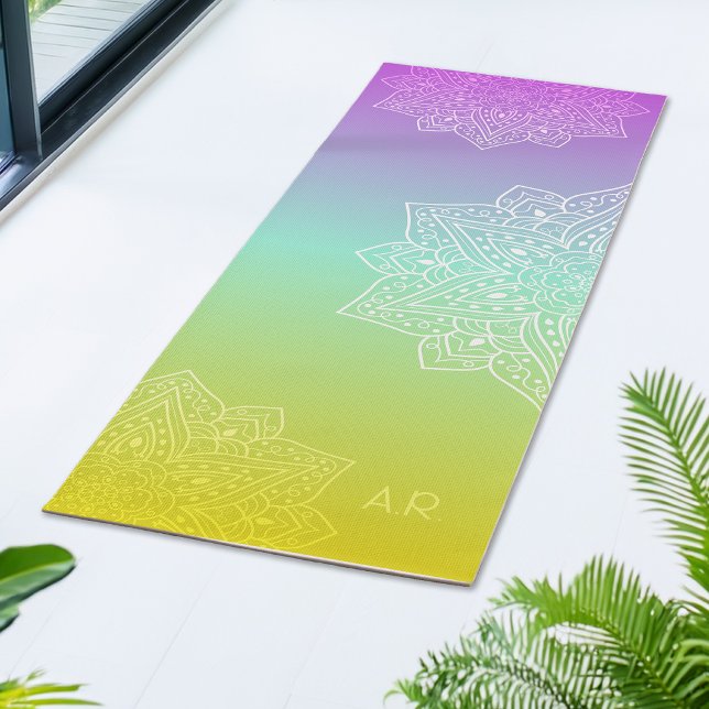 Tapis De Yoga Iridescent Gradient Asymmetric Mandala & Initials (Créateur téléchargé)