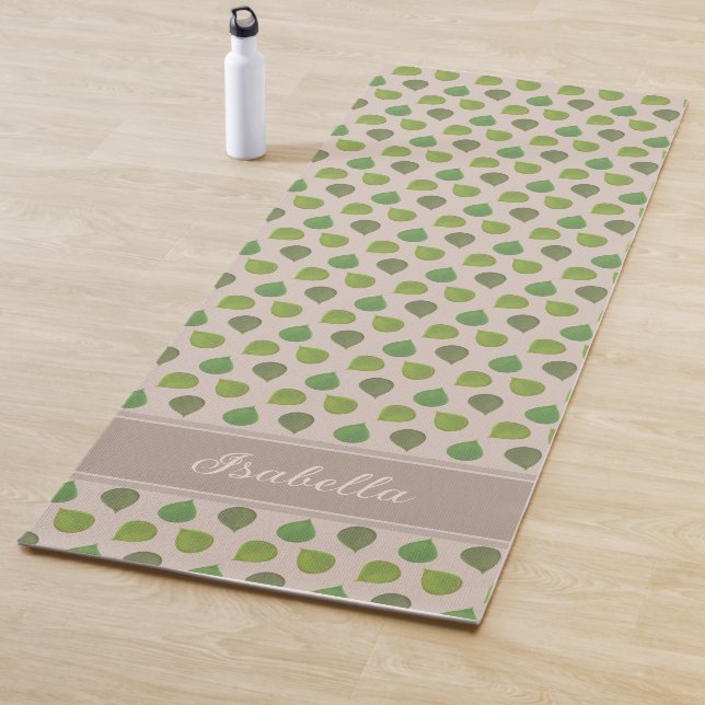 Tapis De Yoga Jade Tree Feuilles & Nom sur le Yoga Beige Mat (En situation)