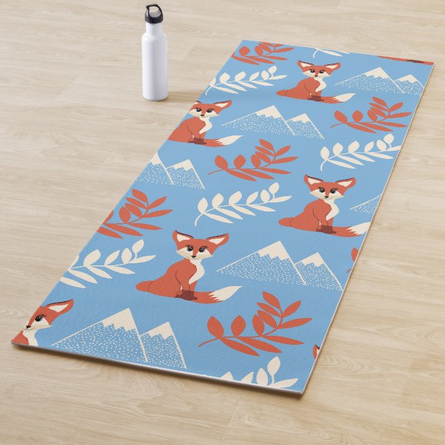 Tapis De Yoga Joli hiver Orange Fox Mountains Motif feuille (En situation)