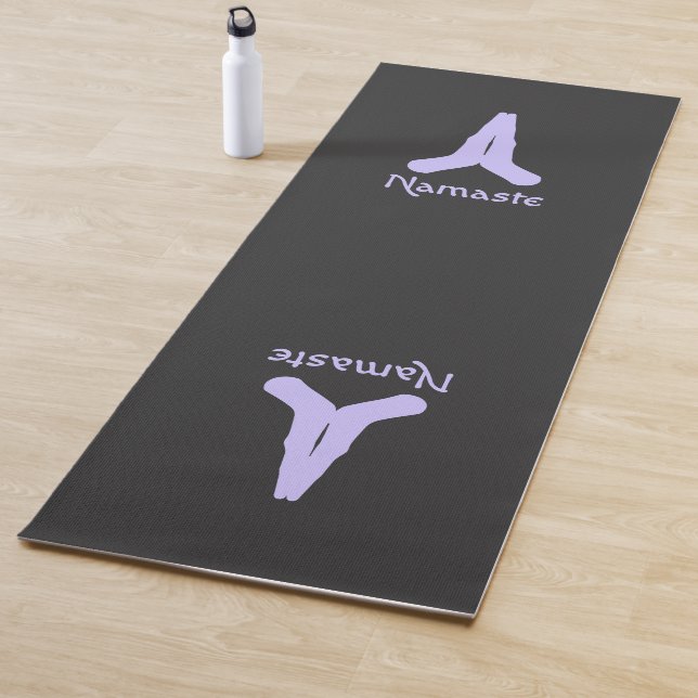 Tapis De Yoga Lavande sur les mains de Mudra Namaste noir (En situation)