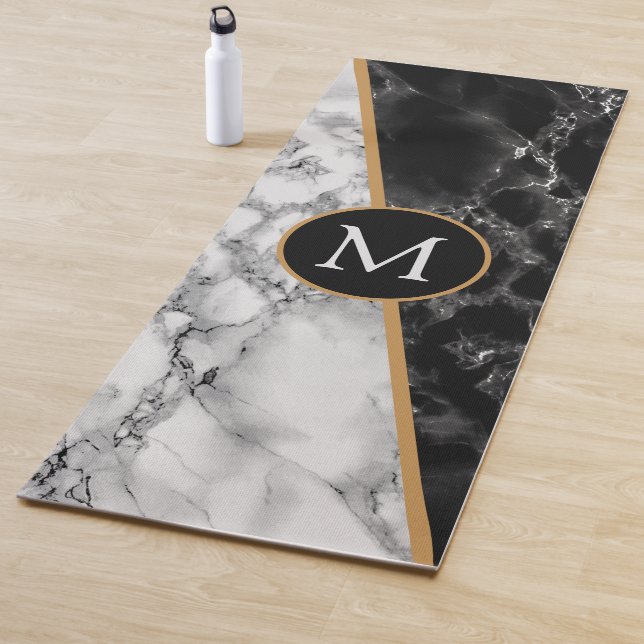 Tapis De Yoga LETTRE PERSONNALISÉE Yoga Mat Marbre noir blanc (En situation)