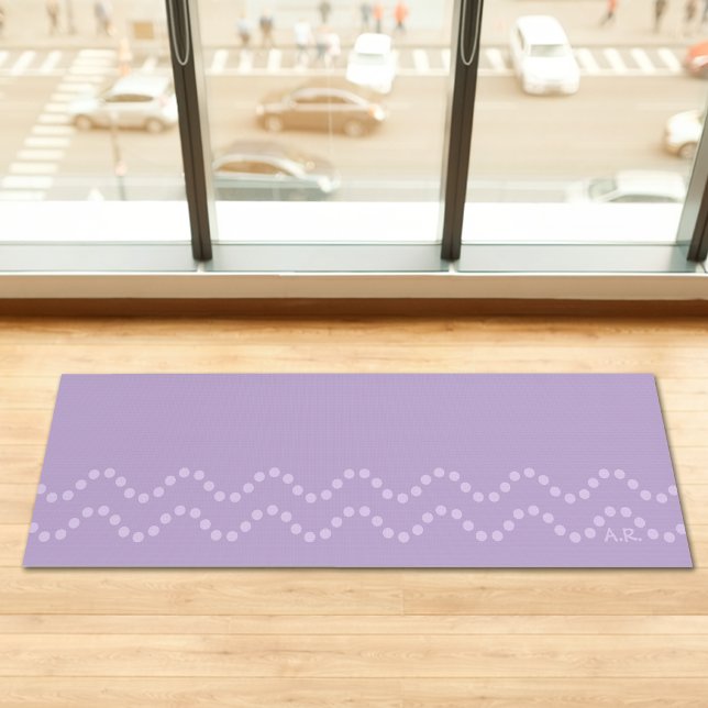 Tapis De Yoga Light Lavender Minimal Dotted Wavy Lines Initials (Disclaimer: This image is a digital mockup.)