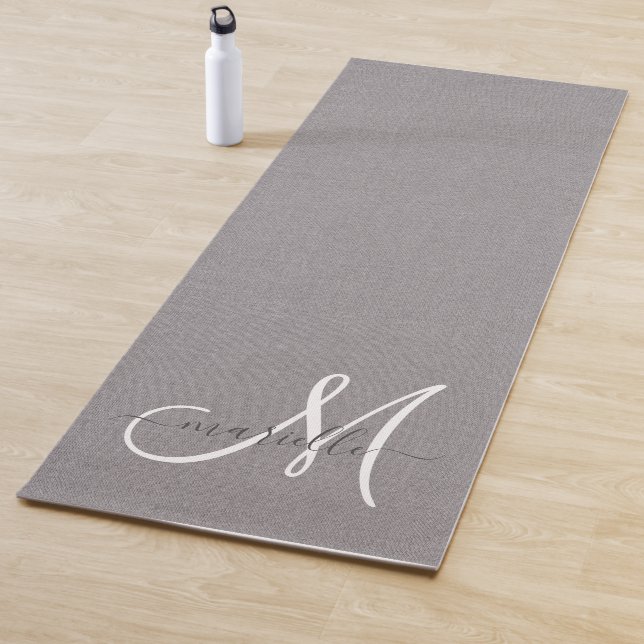 Tapis De Yoga Linge gris monogramme blanc (En situation)
