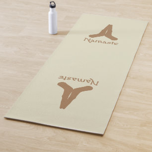 Tapis De Yoga Lumière Brown sur les mains naturelles de Namaste 