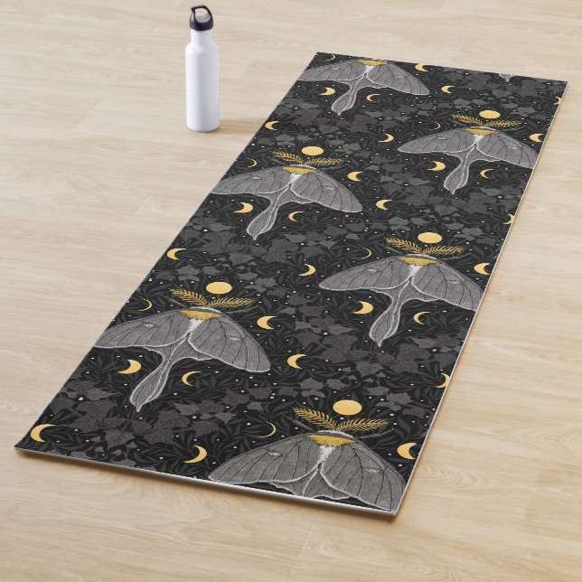 Tapis De Yoga Luna moth, phases de lune et lierre damassé patron (En situation)