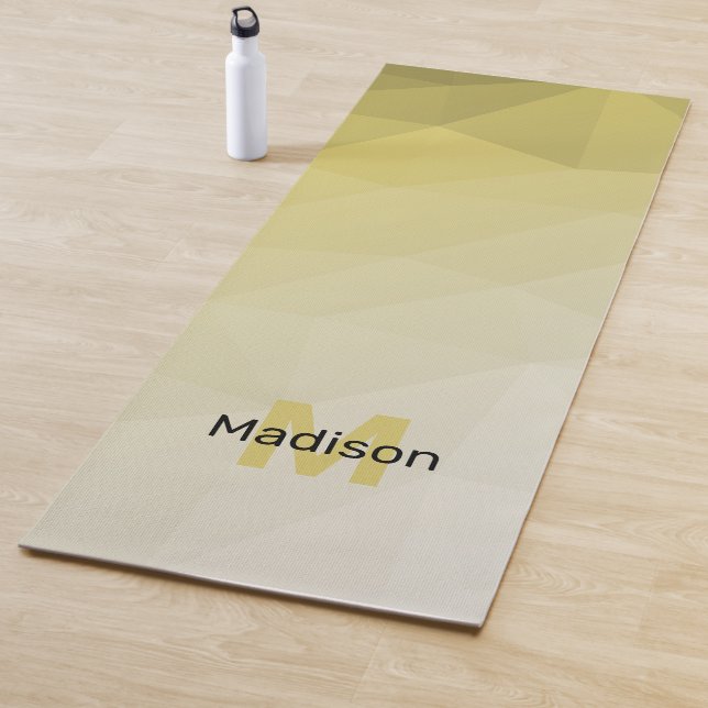 Tapis De Yoga Maille de géométrie jaune tan ombre motif Monogram (En situation)