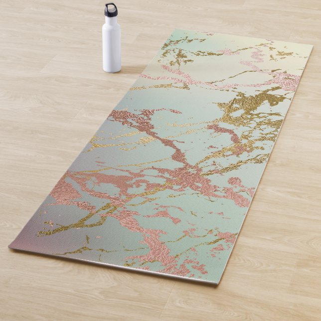 Tapis De Yoga Marbre beige élégant | Mint Sage Green Rose Gold (En situation)