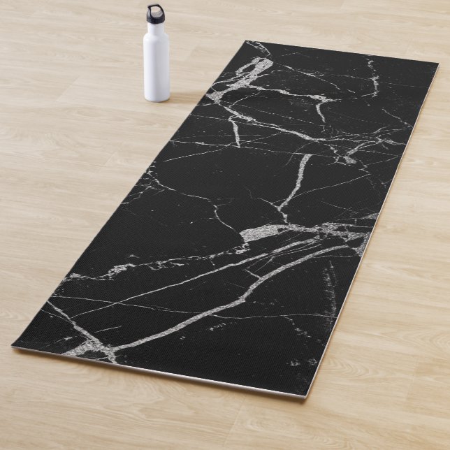 Tapis De Yoga Marbre noir et argent de la veine (En situation)