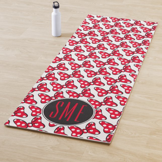 Tapis De Yoga Minnie branchée | Monogramme de la boîte à points  (En situation)