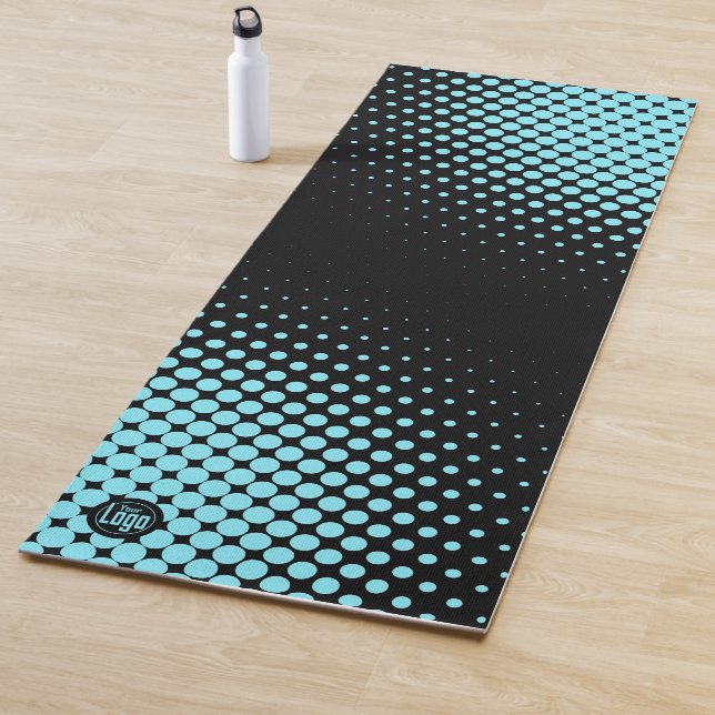 Tapis De Yoga Modern Custom Logo Electric-Blue Halftone on Black (En situation)